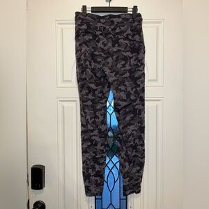 Women’s lululemon scuba joggers